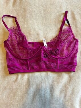 Victoria’s Secret very sexy demi bra 32D NWT